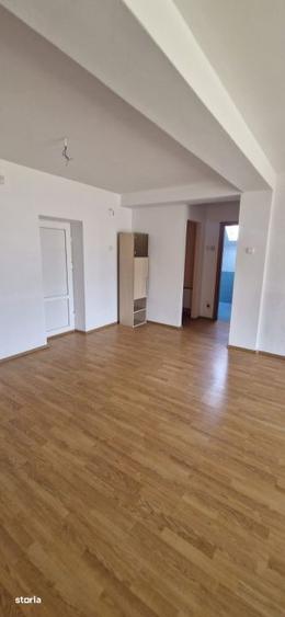 Casă cu 4 camere în Moșoaia