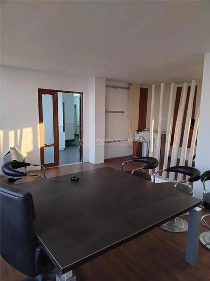 Spațiu comercial, de 1,500 mp, în Central