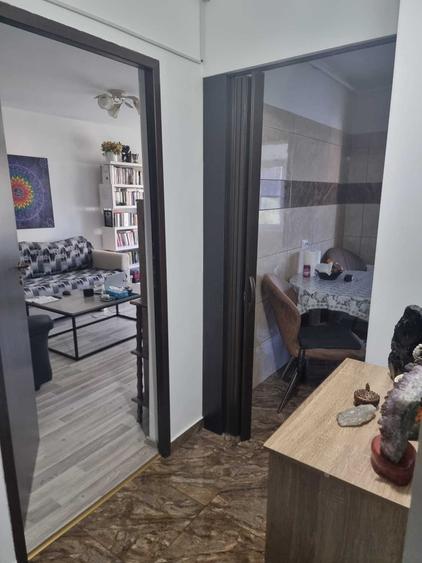 Apartament cu 3 camere decomandat în Trivale