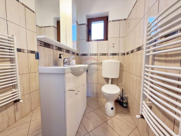 Casă individuală cu 5 camere cu Piscina în Gai