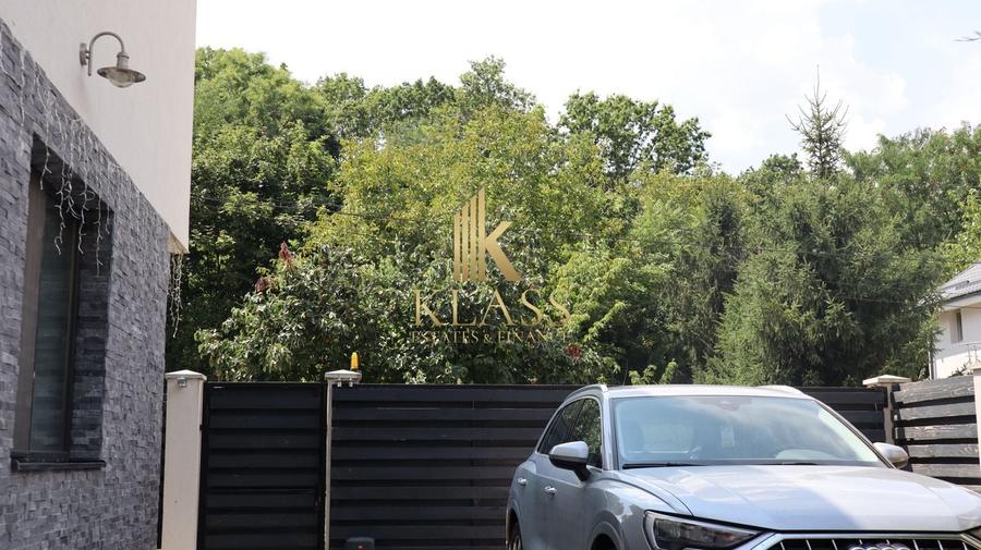 Casă individuală cu 4 camere cu Canalizare în Tunari