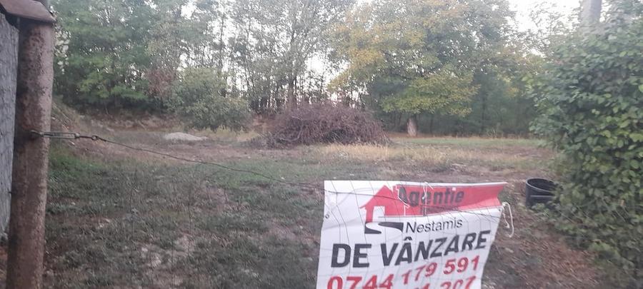 Teren de 945 mp, în Central