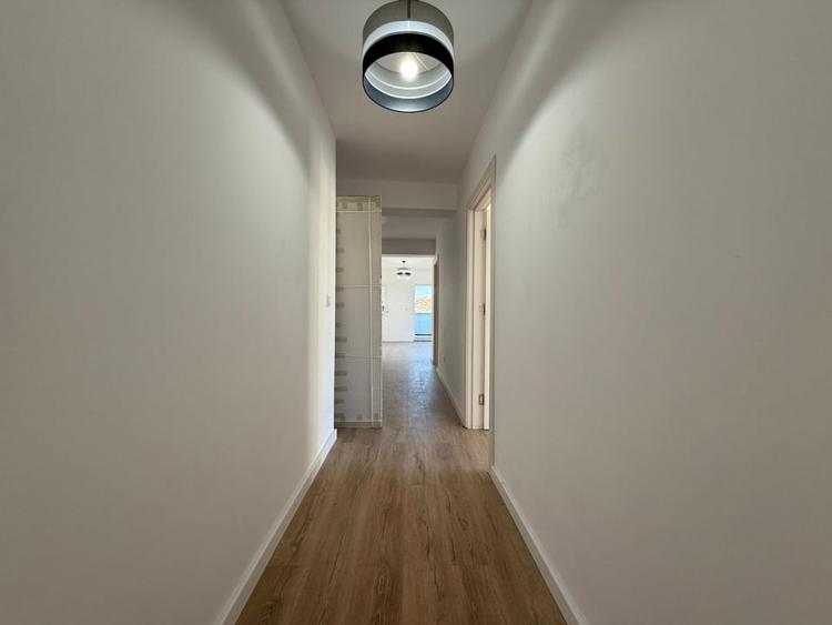 Apartament cu 3 camere semidecomandat în Dâmbul Rotund