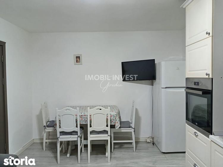 Apartament cu 3 camere în Cetate