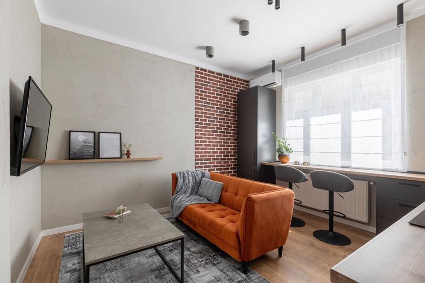 Apartament cu 2 camere, mobilat în P-ța Universității