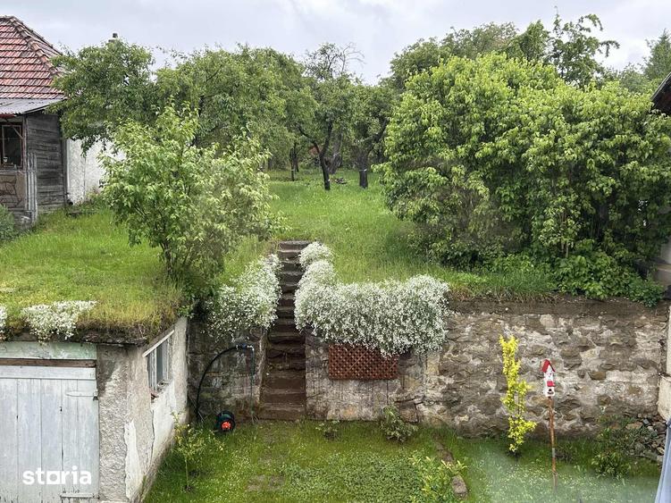 Casă cu 8 camere cu Teren 826 Mp în Central