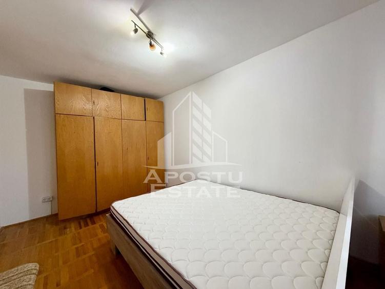 Apartament cu 3 camere decomandat, mobilat în Lipovei