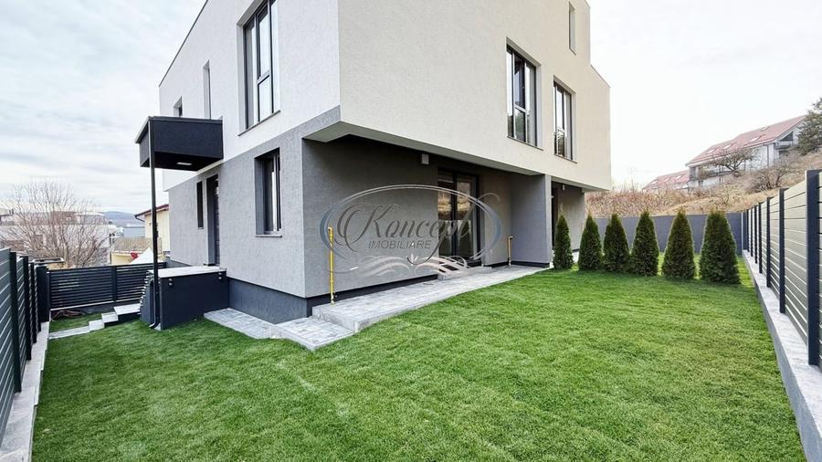 Duplex cu 5 camere cu Canalizare în Florești