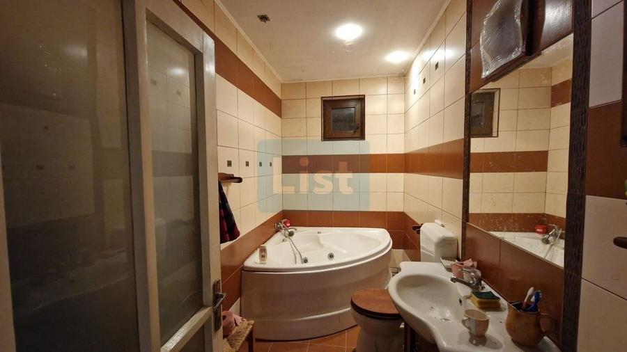 Casă cu 4 camere cu Canalizare în Băița