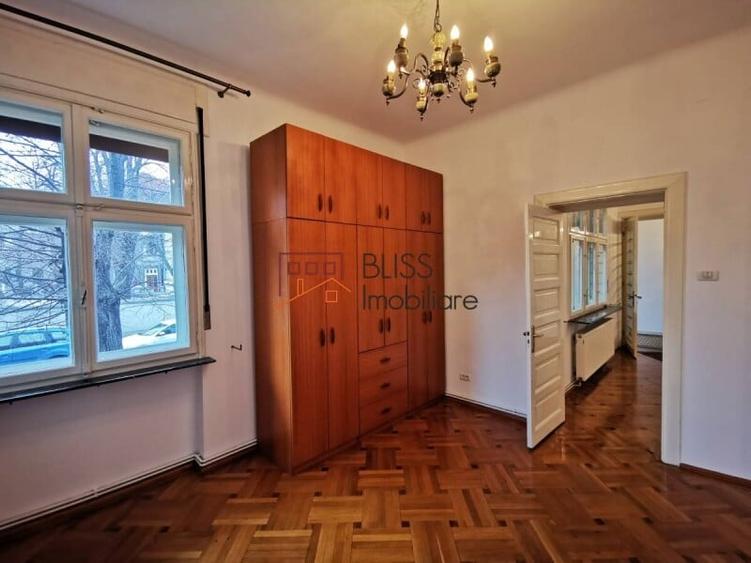 Apartament cu 6 camere semidecomandat în P-ța Dorobanți