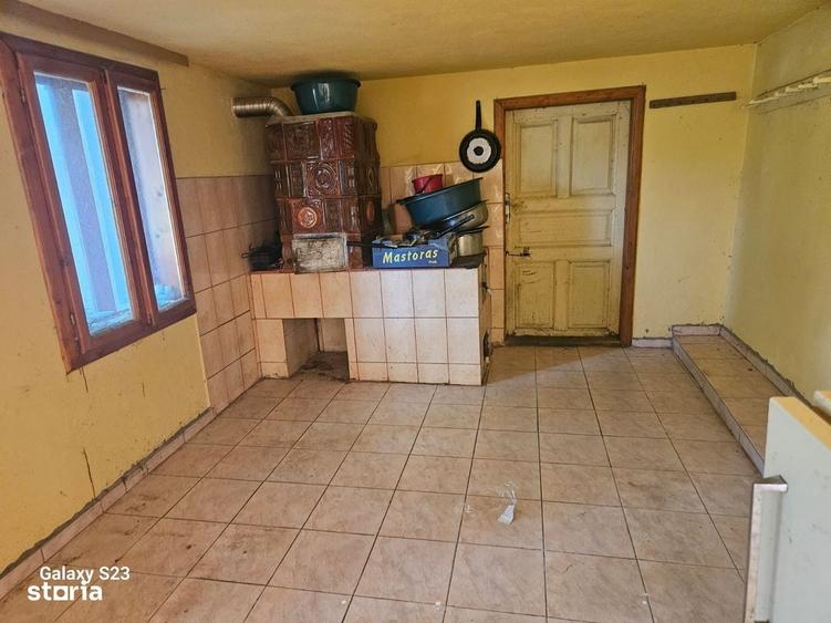 Casă cu 4 camere în Păstrăveni