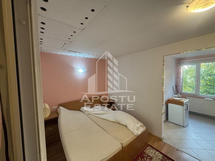 Garsonieră decomandată, mobilată în Complex Studențesc