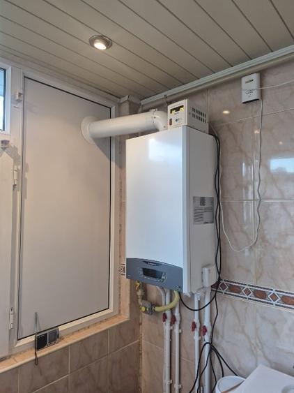Apartament cu 3 camere decomandat, mobilat în Central