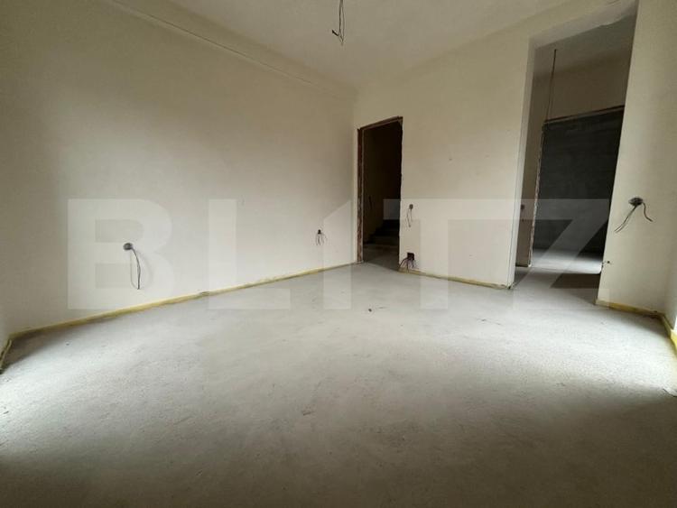 Duplex cu 4 camere cu Canalizare în Florești