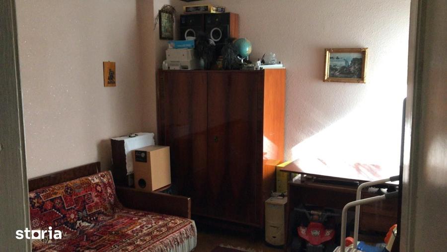 Casă individuală cu 5 camere cu Canalizare în Moșilor