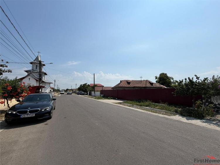 Teren de 4699 mp, în Milcovul