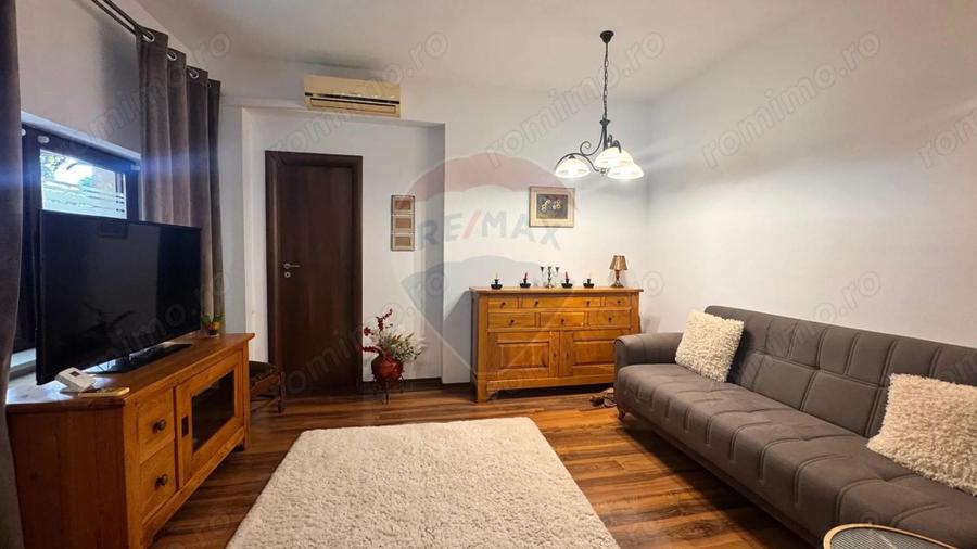Casă cu 3 camere cu Teren 100 Mp în Far