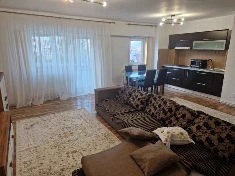 Apartament cu 3 camere decomandat în Vlahuță