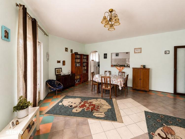Casă cu 4 camere în Central