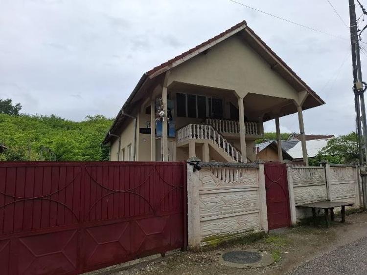 Casă individuală cu 5 camere cu Teren 800 Mp în Valea Mare (Băbeni)