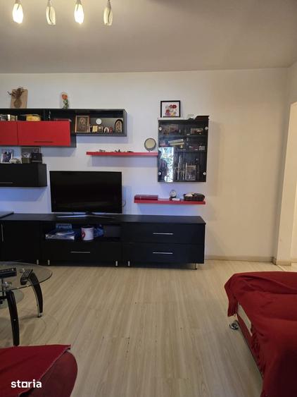 Apartament cu 3 camere semidecomandat în Circumvalațiunii
