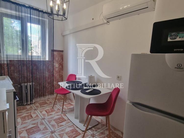 Apartament cu 2 camere decomandat, mobilat în Ultracentral