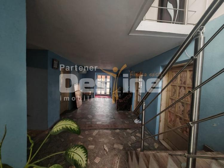 Casă individuală cu 8 camere cu Canalizare în