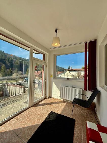 Duplex cu 18 camere cu Garaj în Central