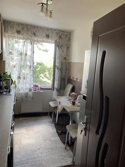 Apartament cu 2 camere decomandat, mobilat în Titan