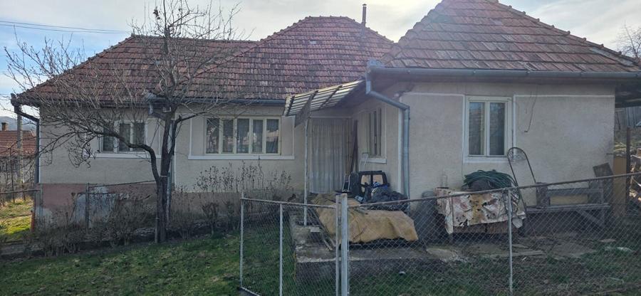 Casă cu 3 camere în Chiheru de Jos