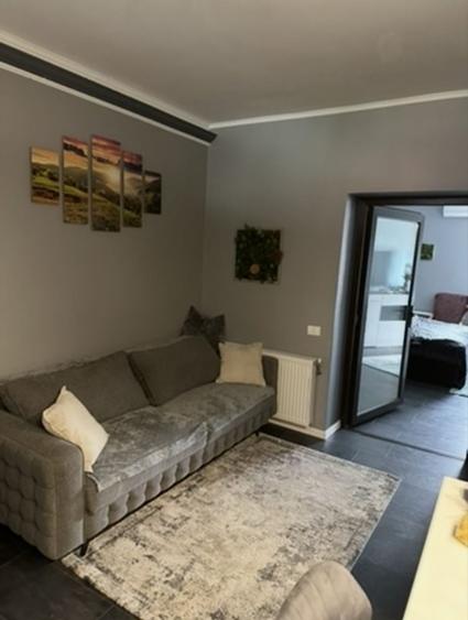 Apartament cu 2 camere în Badea Cârțan