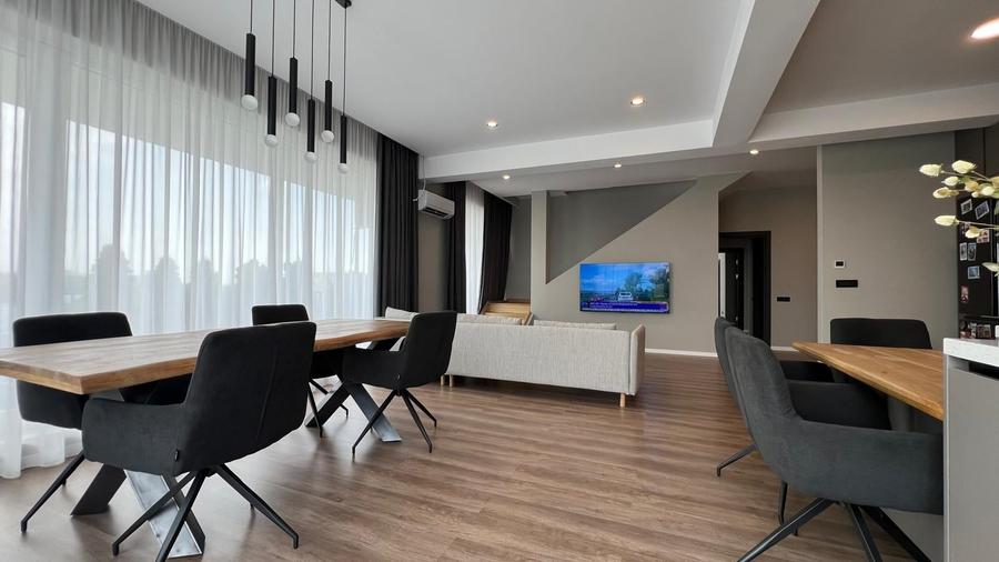 Penthouse cu 4 camere decomandat, mobilat în Prelungirea Ghencea