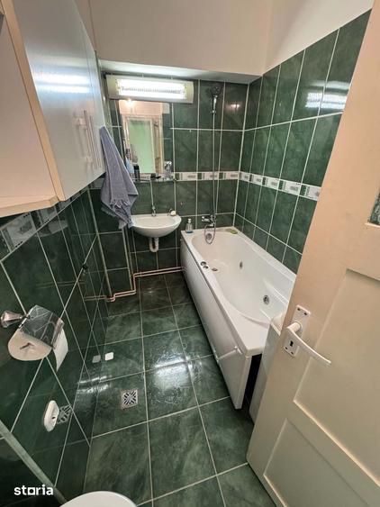 Apartament cu 3 camere decomandat în Carpați 2
