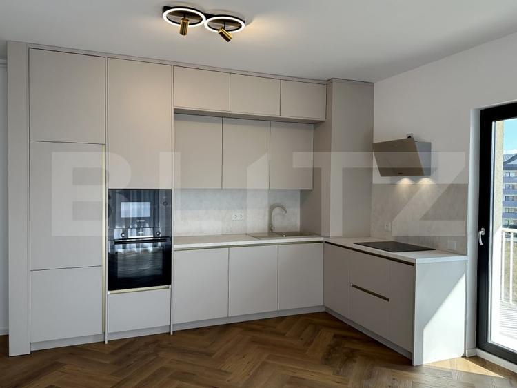 Apartament cu 3 camere decomandat, mobilat în Florești