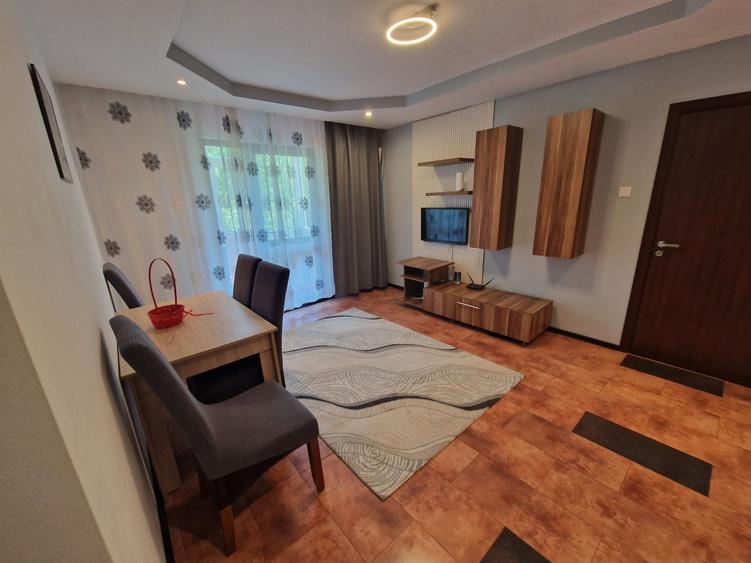 Apartament cu 3 camere semidecomandat în Miroslava