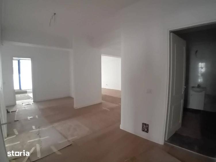Apartament cu 4 camere decomandat în Herăstrău
