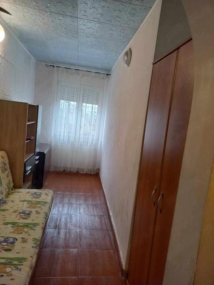 Apartament cu 3 camere decomandat în Exterior Vest