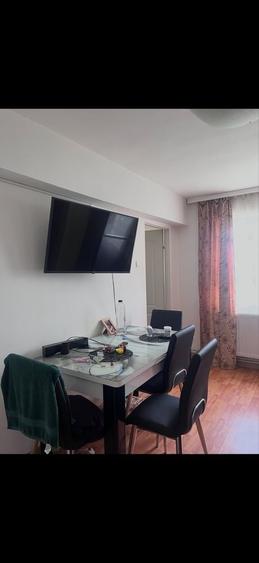 Apartament cu 2 camere semidecomandat în Găvănel