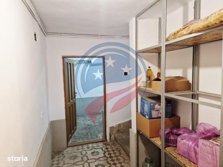 Casă cu 4 camere în Ungureni