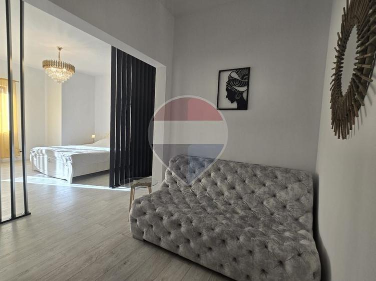 Apartament cu 2 camere decomandat, mobilat în Central