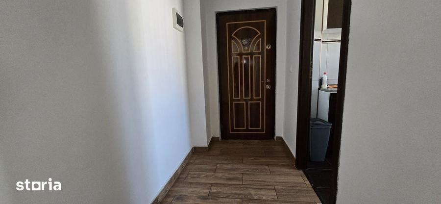 Apartament cu 2 camere semidecomandat în Micro 11