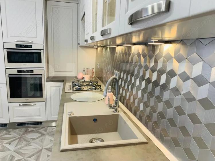 Apartament cu 3 camere decomandat în Livezeni
