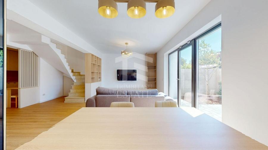 Duplex cu 4 camere cu Canalizare în Exterior Vest