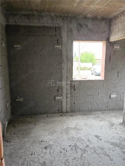 Casă cu 3 camere cu Teren 365 Mp în Mihăilești