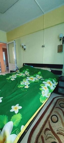 Apartament cu 3 camere decomandat, mobilat în Calarași 4