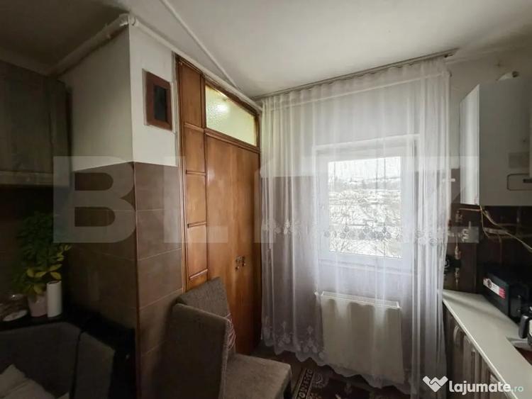 Apartament cu 4 camere decomandat în Central