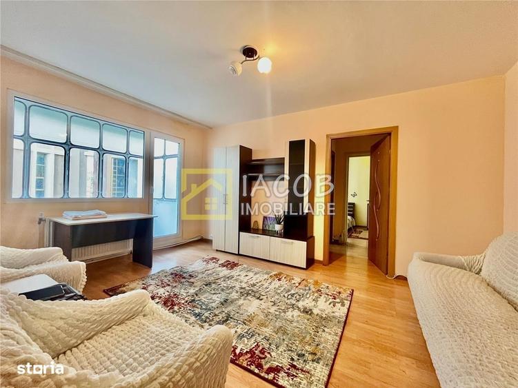 Apartament cu 2 camere semidecomandat, mobilat în Central