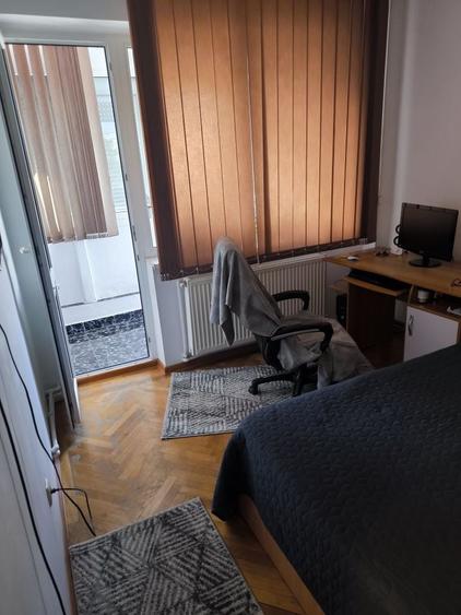 Apartament cu 3 camere semidecomandat în Hipodrom