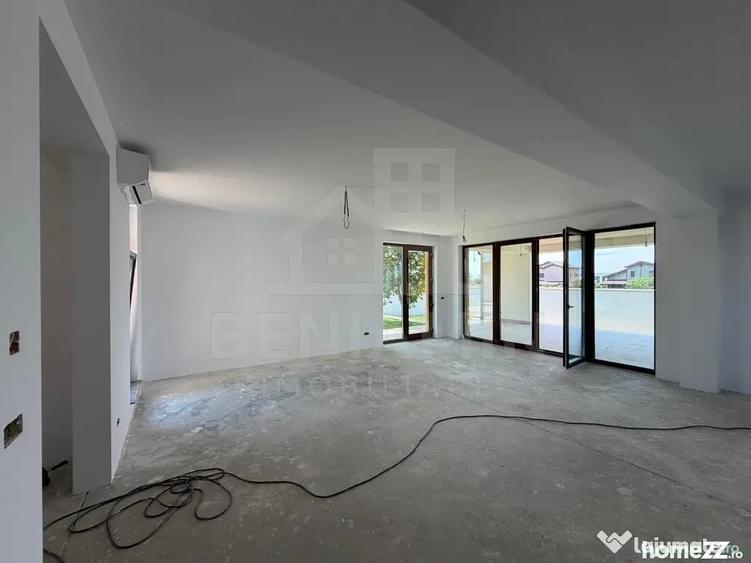 Casă cu 5 camere cu Teren 500 Mp în Cârcea