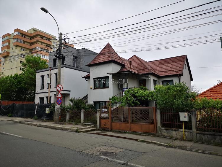 Casa cu 2 apartamente CF separate si teren 550 mp